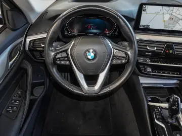 BMW 520d A HUD ACC NAVI LED Sound Syst