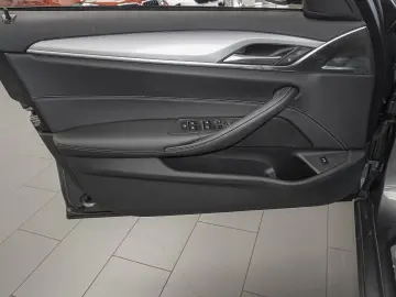 BMW 520d A HUD ACC NAVI LED Sound Syst