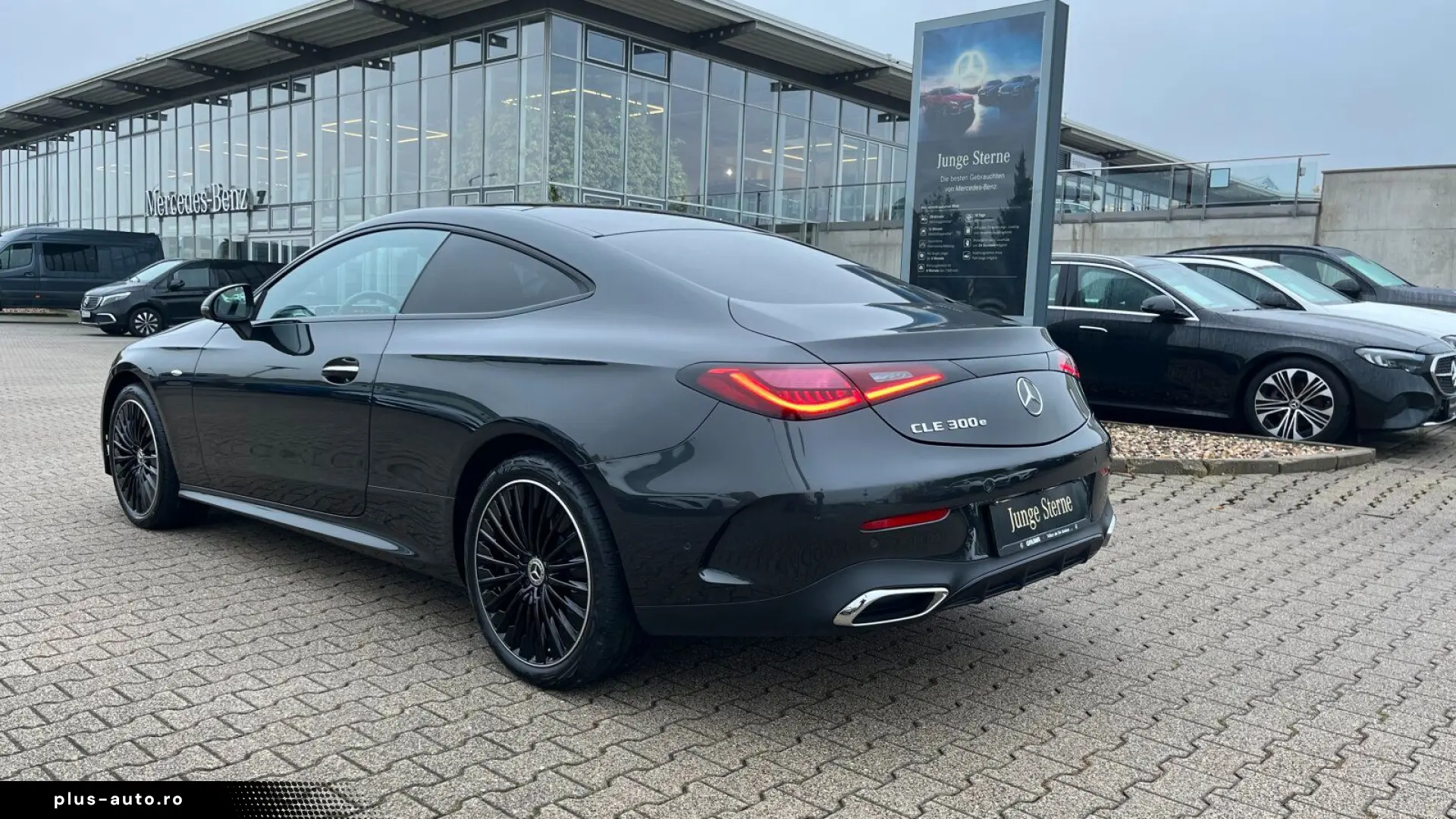 MERCEDES-BENZ CLE 300 e  AMG Night Pano KeyGo Distr