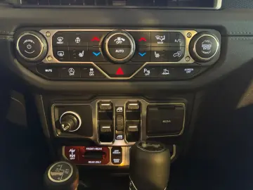 JEEP Wrangler  Rubicon 2.0l Sky One Touch ICE Rubicon