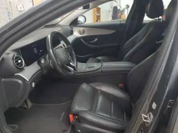 MERCEDES-BENZ E 300 de 4Matic 9G