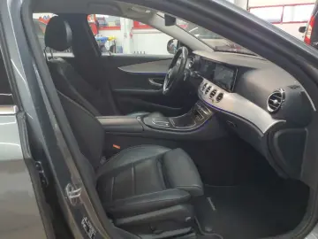 MERCEDES-BENZ E 300 de 4Matic 9G