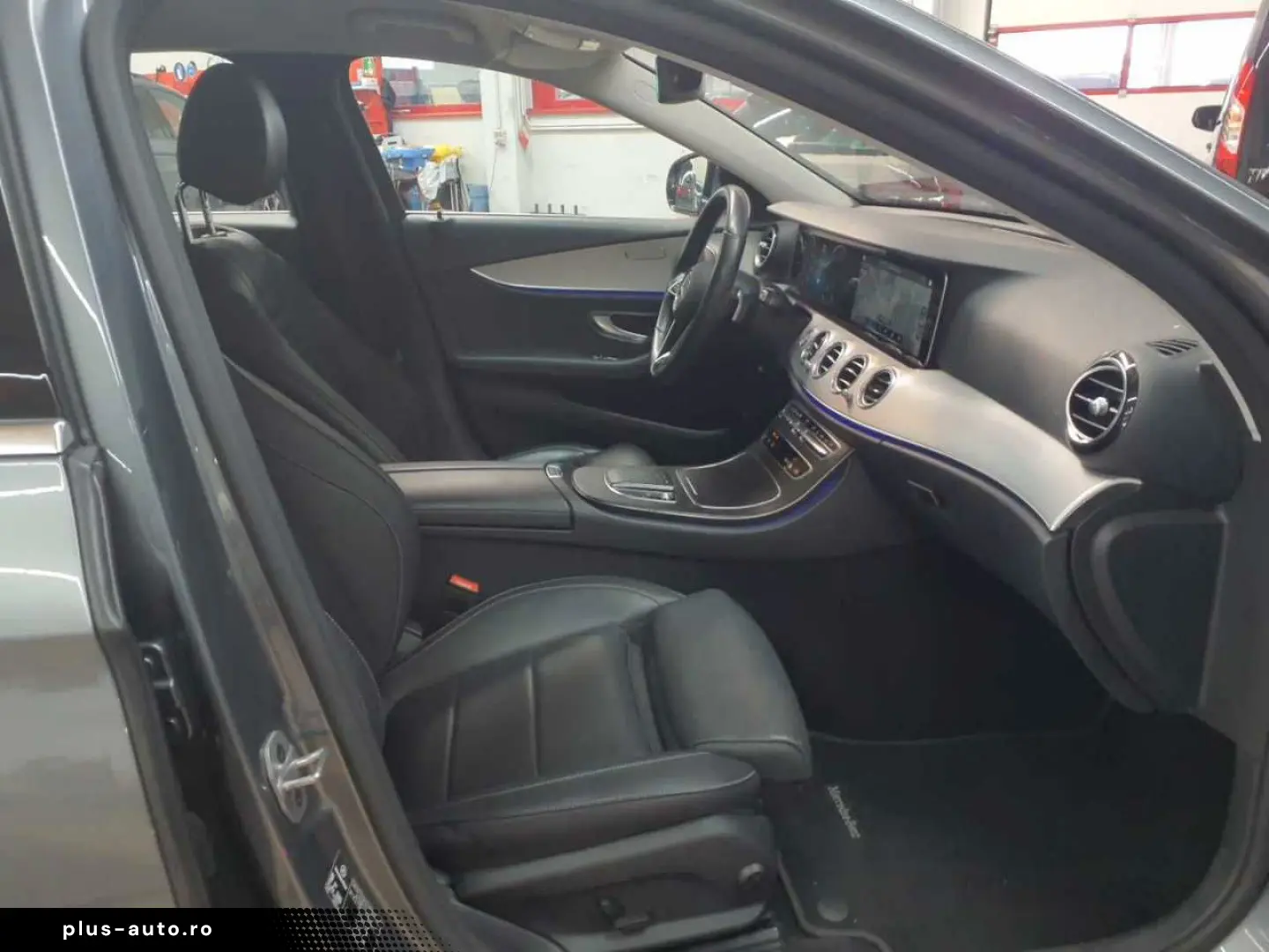 MERCEDES-BENZ E 300 de 4Matic 9G