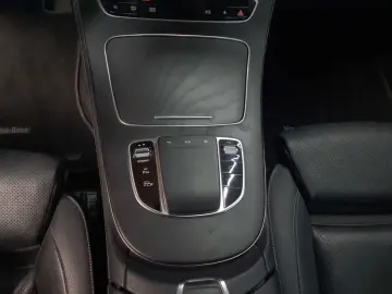 MERCEDES-BENZ E 300 de 4Matic 9G