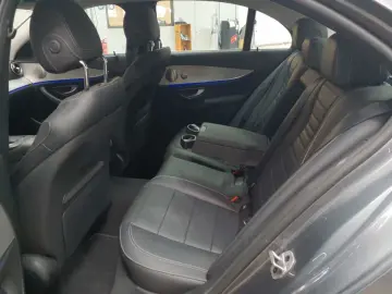MERCEDES-BENZ E 300 de 4Matic 9G