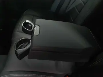 MERCEDES-BENZ E 300 de 4Matic 9G