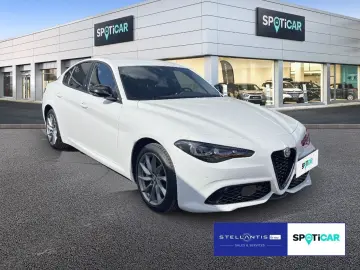 ALFA ROMEO Giulia Sprint Q4 ACC CarPlay KAM SHZ LED Keyless