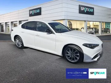 ALFA ROMEO Giulia Sprint Q4 ACC CarPlay KAM SHZ LED Keyless