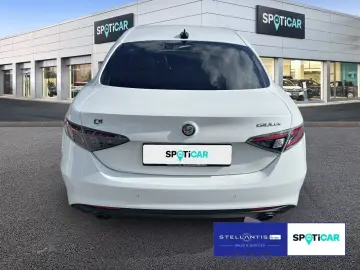 ALFA ROMEO Giulia Sprint Q4 ACC CarPlay KAM SHZ LED Keyless