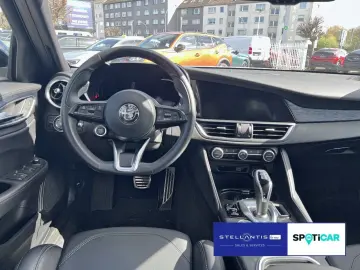 ALFA ROMEO Giulia Sprint Q4 ACC CarPlay KAM SHZ LED Keyless