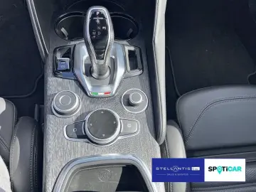 ALFA ROMEO Giulia Sprint Q4 ACC CarPlay KAM SHZ LED Keyless