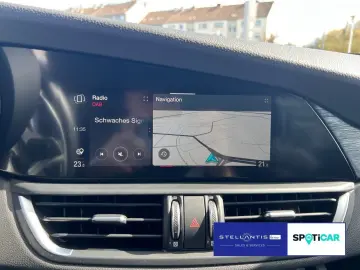 ALFA ROMEO Giulia Sprint Q4 ACC CarPlay KAM SHZ LED Keyless