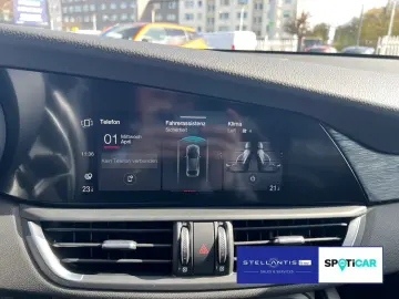 ALFA ROMEO Giulia Sprint Q4 ACC CarPlay KAM SHZ LED Keyless