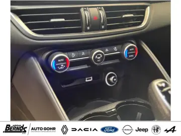 ALFA ROMEO Giulia 2.0 Turbo 16V AT8-Q4 Sprint