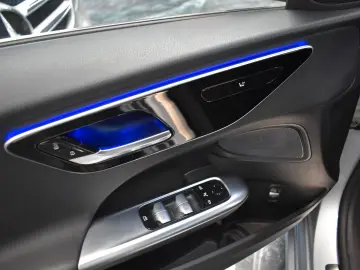 MERCEDES-BENZ C 180 Lim. AVANTGARDE LED