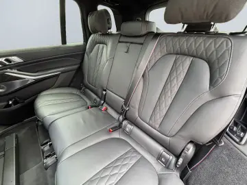 BMW X7 M60 i xDr M Sport Pro  B&W PanoSky StHz Softc
