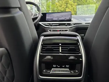 BMW X7 M60 i xDr M Sport Pro  B&W PanoSky StHz Softc