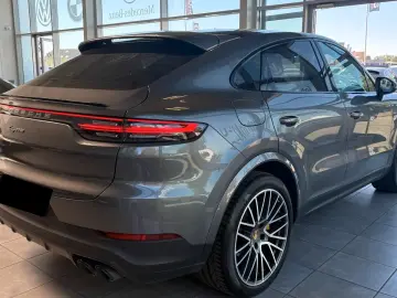 Porsche Cayenne Coupé E-Hybrid Platinum Edition