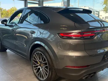 Porsche Cayenne Coupé E-Hybrid Platinum Edition