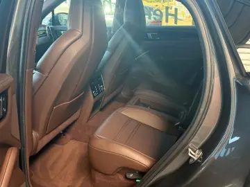 Porsche Cayenne Coupé E-Hybrid Platinum Edition