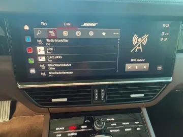 Porsche Cayenne Coupé E-Hybrid Platinum Edition