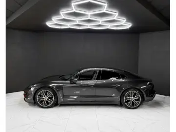 PORSCHE Taycan Performance Batterie   Sport Chrono   Pan