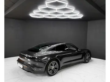 PORSCHE Taycan Performance Batterie   Sport Chrono   Pan