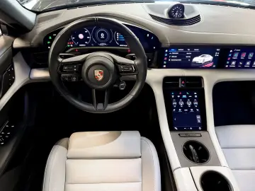 PORSCHE Taycan Performance Batterie   Sport Chrono   Pan
