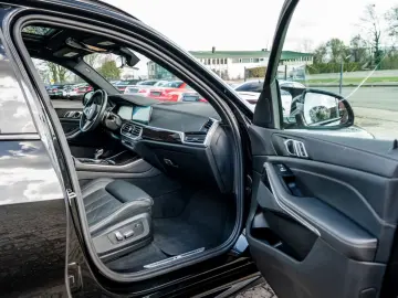 BMW X5 xDrive40i M-Paket Laser Navi
