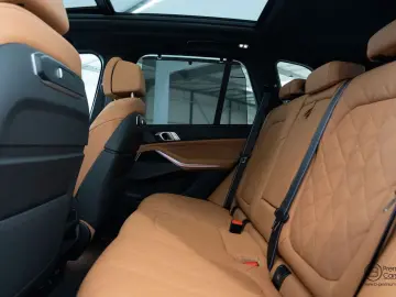 BMW X5 xDrive50e hybrid M-Performance bodykit!