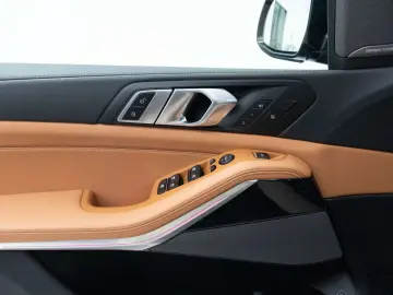 BMW X5 xDrive50e hybrid M-Performance bodykit!