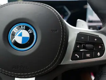 BMW X5 xDrive50e hybrid M-Performance bodykit!