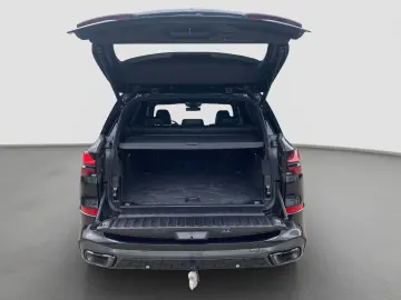 BMW X5 xDrive30d    M-Sport