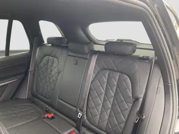 BMW X5 xDrive30d    M-Sport