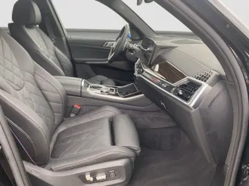 BMW X5 xDrive30d    M-Sport