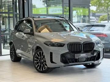 BMW X5 30d xD  M-PAKET INDIVIDUAL HUD PANO 7-SITZE