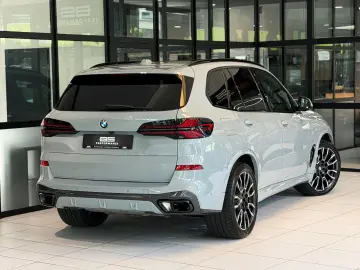 BMW X5 30d xD  M-PAKET INDIVIDUAL HUD PANO 7-SITZE