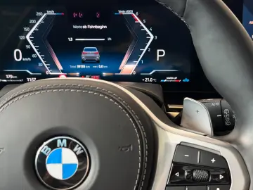 BMW X5 30d xD  M-PAKET INDIVIDUAL HUD PANO 7-SITZE