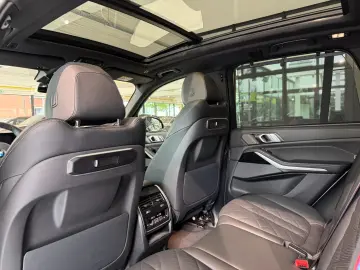BMW X5 30d xD  M-PAKET INDIVIDUAL HUD PANO 7-SITZE