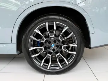 BMW X5 30d xD  M-PAKET INDIVIDUAL HUD PANO 7-SITZE