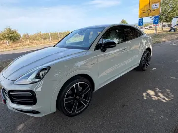 Porsche Cayenne Coupé E-Hybrid Platinum Edition