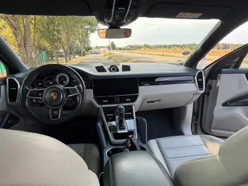 Porsche Cayenne Coupé E-Hybrid Platinum Edition