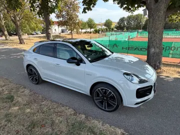 Porsche Cayenne Coupé E-Hybrid Platinum Edition