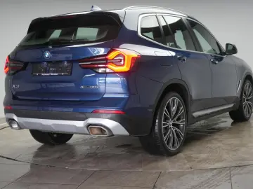 BMW X3 30e xDrive  Kamera HUD H&K