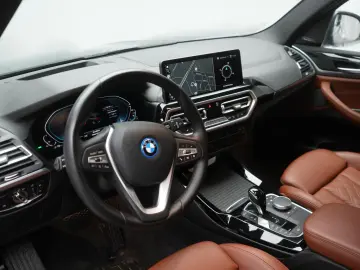 BMW X3 30e xDrive  Kamera HUD H&K
