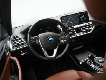 BMW X3 30e xDrive  Kamera HUD H&K