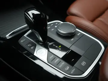 BMW X3 30e xDrive  Kamera HUD H&K