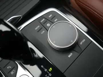 BMW X3 30e xDrive  Kamera HUD H&K