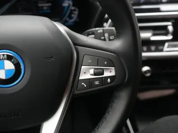 BMW X3 30e xDrive  Kamera HUD H&K
