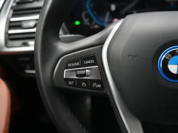 BMW X3 30e xDrive  Kamera HUD H&K